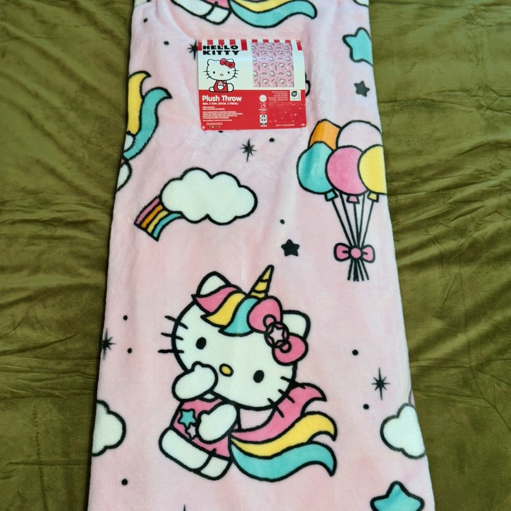 Hello Kitty Pink & White Throw Blanket w/ Whimsical Rainbows Unicorn Design BNWT